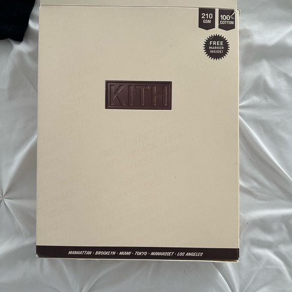KITH Treats Like new chocolate candy bar shirt with “cereal” box size Medium - Picture 6 of 10
